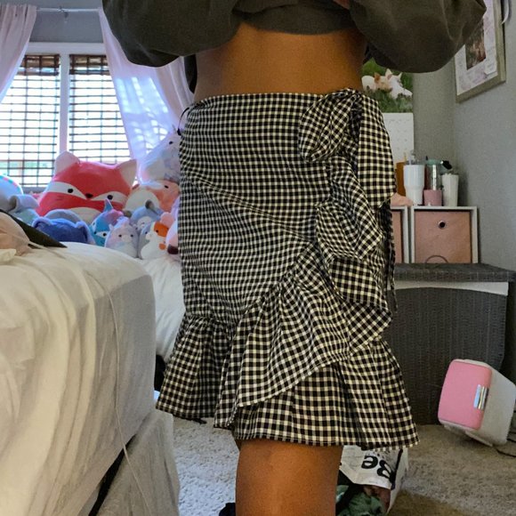 Tie Waist Gingham Ruffle Trim Wrap Skirt - Picture 3 of 3